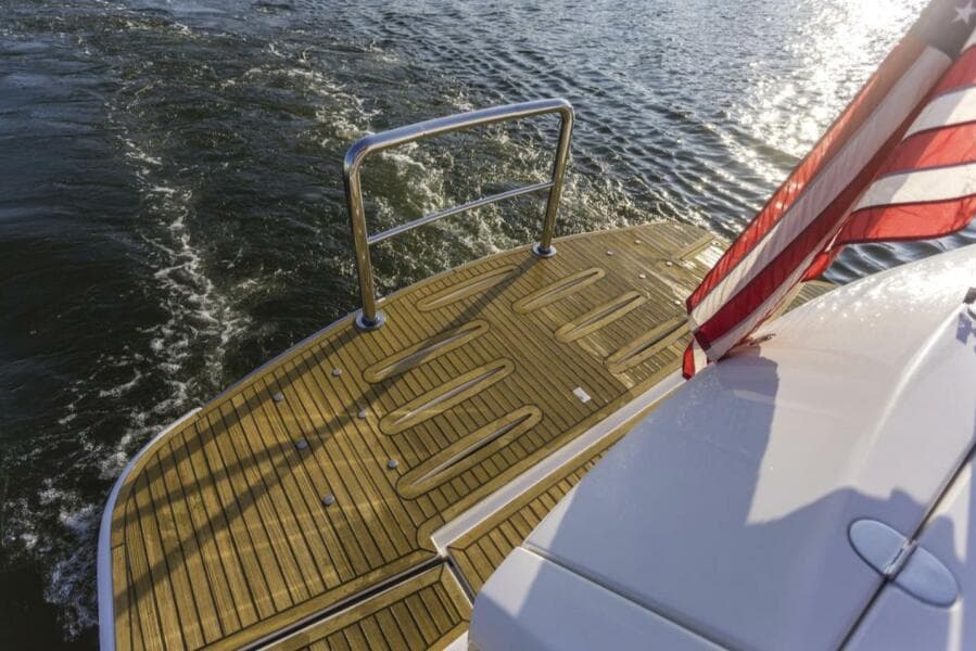 2016 Riviera 5000 Sport Yacht - Photo 7