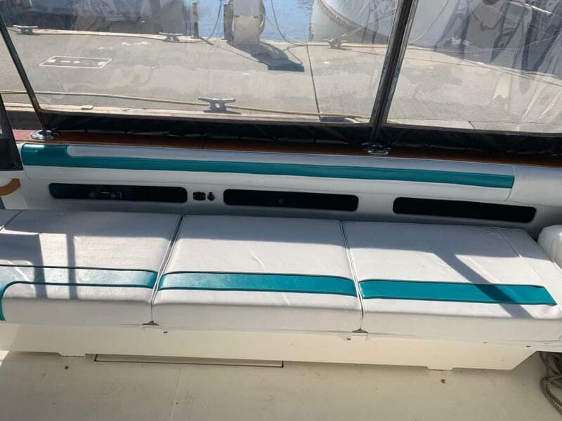1989 Sea Ray 390 Express
