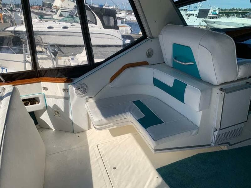 1989 Sea Ray 390 Express