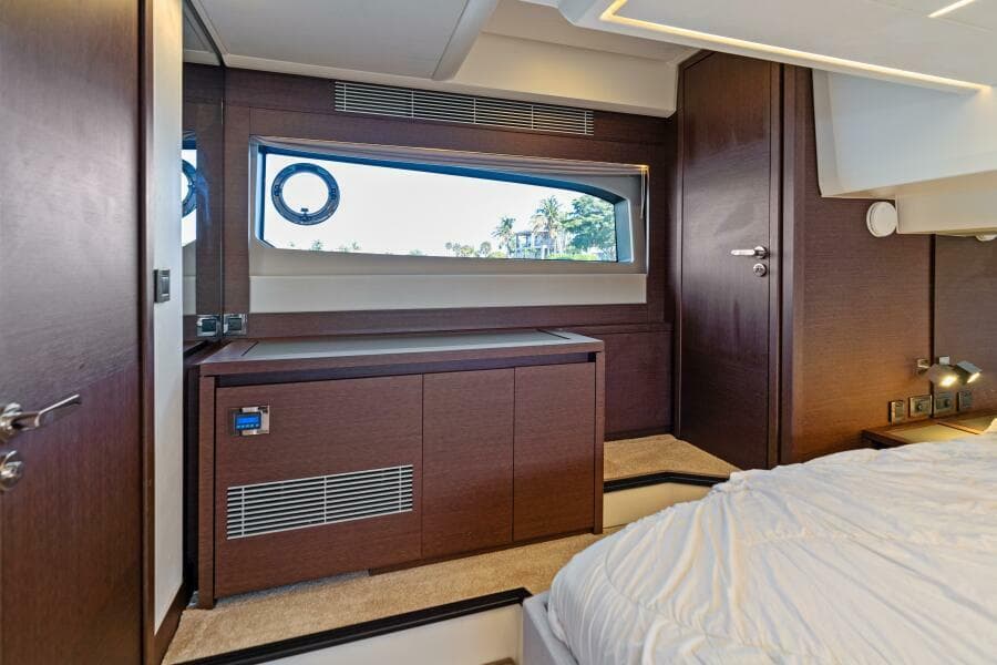 2020 52 Prestige Flybridge - Vacay - Master Stateroom