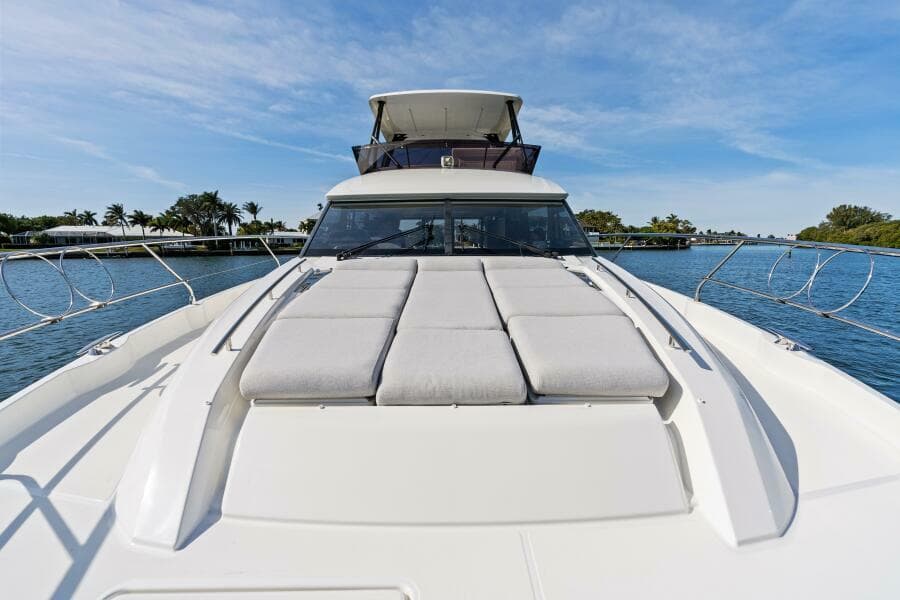 2020 52 Prestige Flybridge - Vacay - Bow