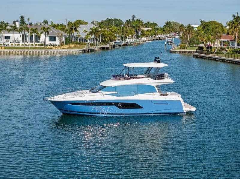 2020 52 Prestige Flybridge - Vacay - Profile