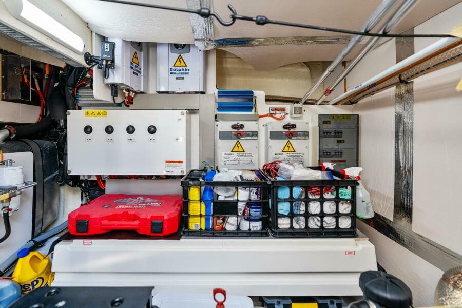 2020 52 Prestige Flybridge - Vacay - Engine Room