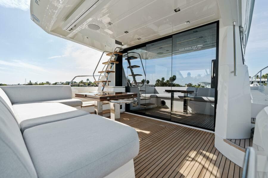 2020 52 Prestige Flybridge - Vacay - Cockpit