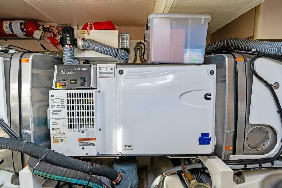 2020 52 Prestige Flybridge - Vacay - Engine Room