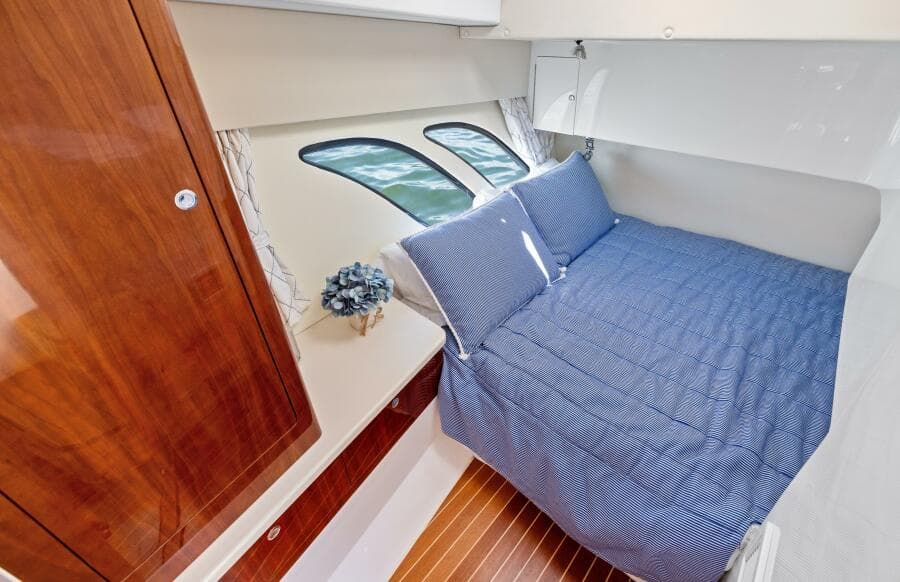 2015 Intrepid 430 Sport Yacht