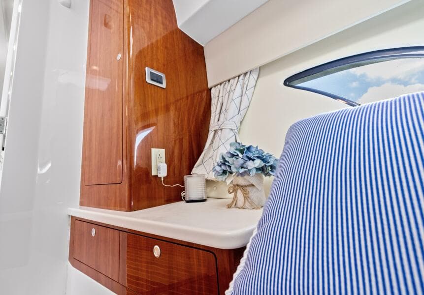 2015 Intrepid 430 Sport Yacht