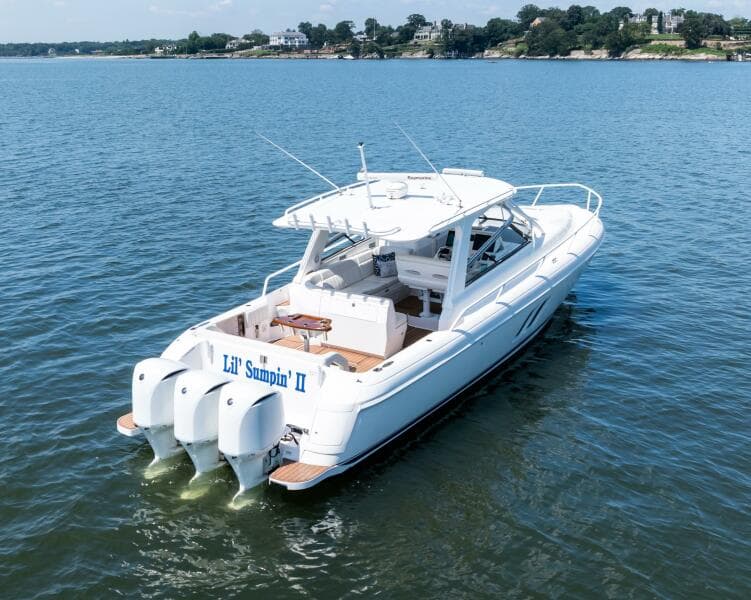 2015 Intrepid 430 Sport Yacht