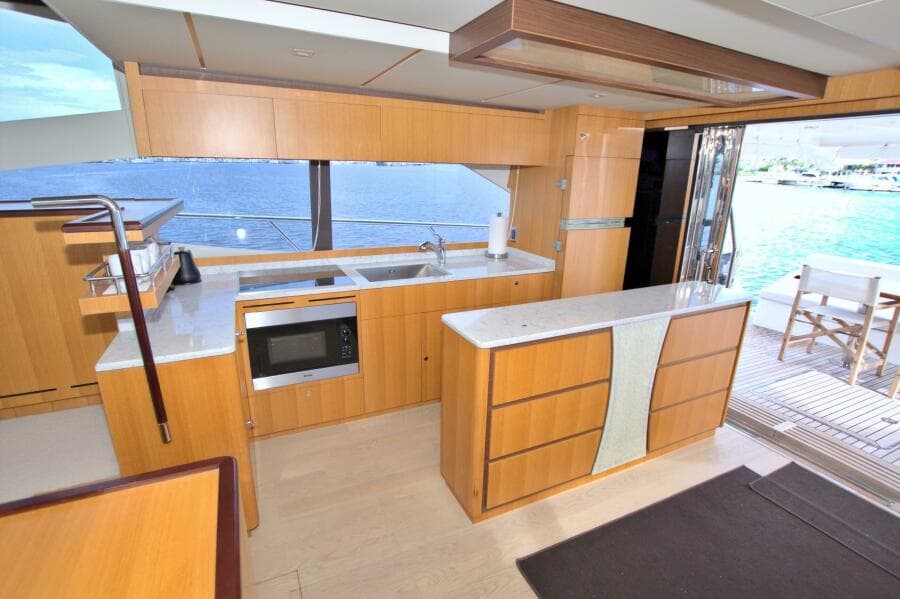 2015 Dyna Yachts 60 Pilothouse Motoryacht