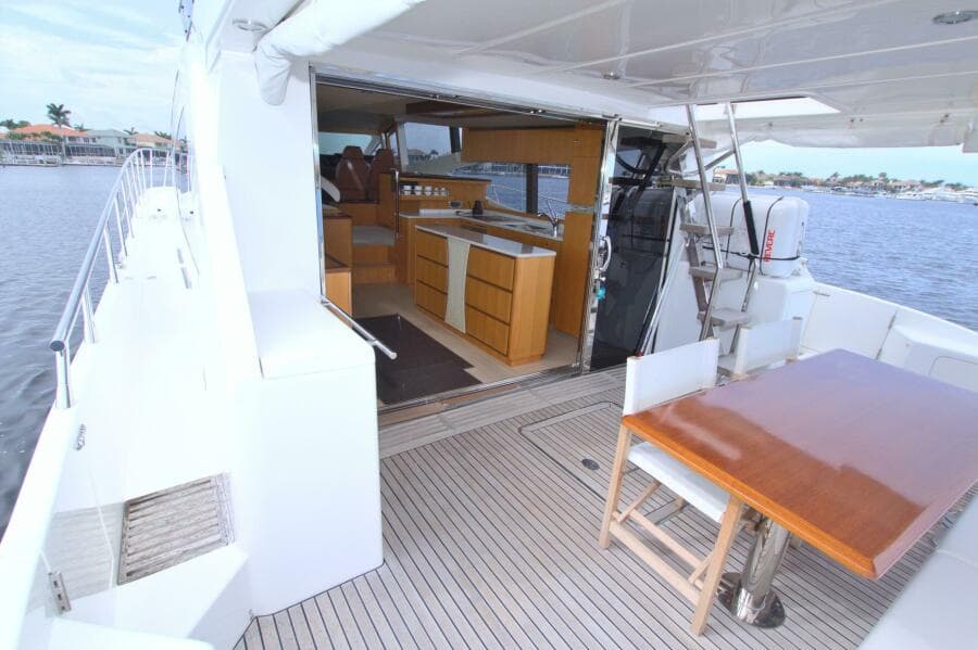 2015 Dyna Yachts 60 Pilothouse Motoryacht