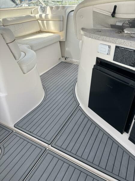 2002 Rinker 342 Fiesta Vee