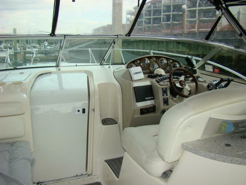 2002 Rinker 342 Fiesta Vee