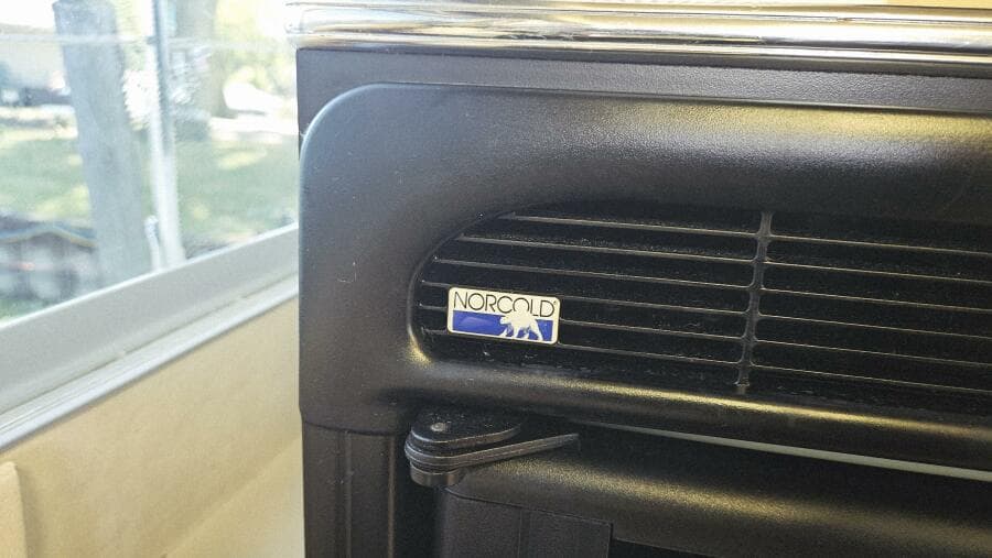 1986 Chris-Craft 381 Catalina