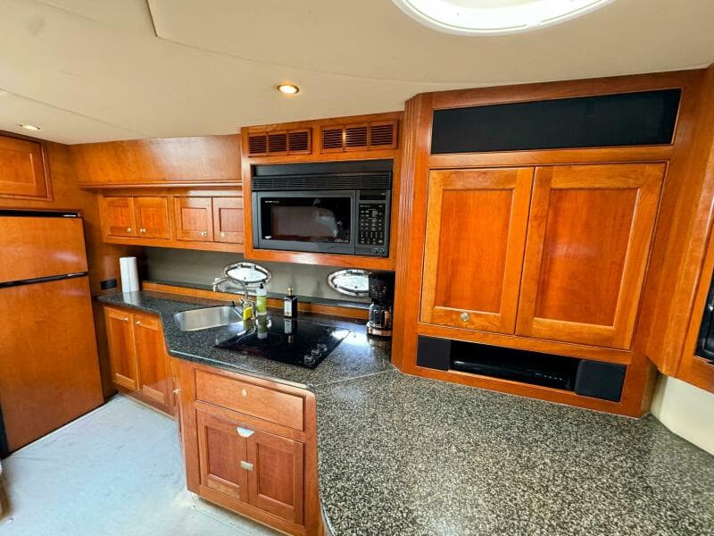 2005 Cruisers Yachts 540 Express