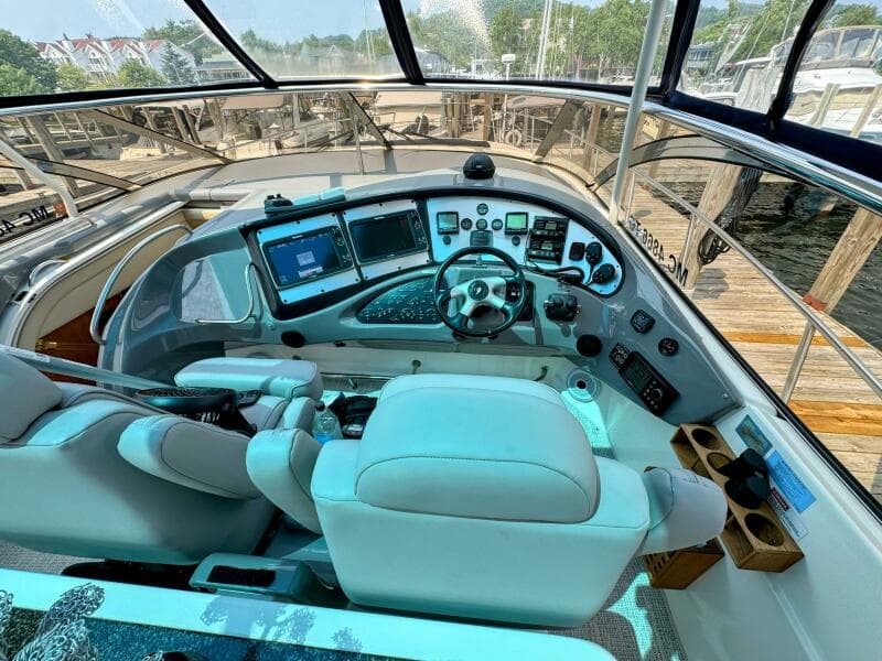 2005 Cruisers Yachts 540 Express