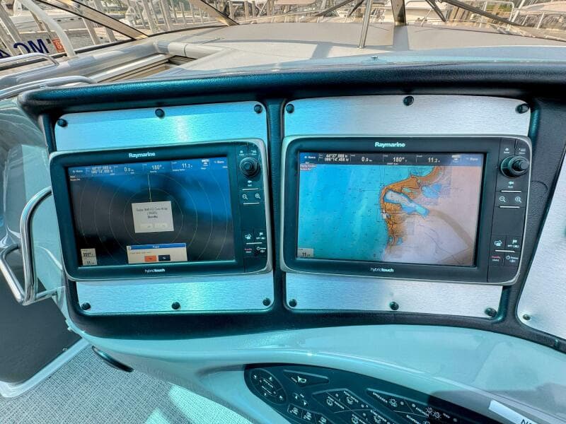 2005 Cruisers Yachts 540 Express