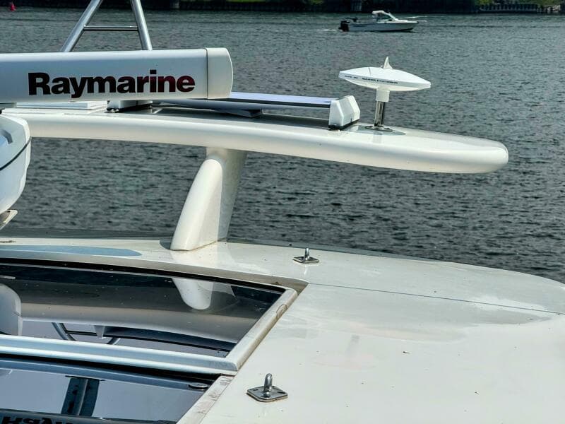 2005 Cruisers Yachts 540 Express