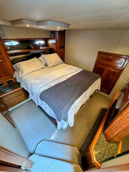 2005 Cruisers Yachts 540 Express