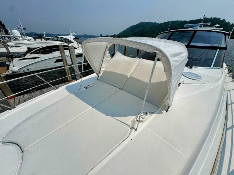 2005 Cruisers Yachts 540 Express