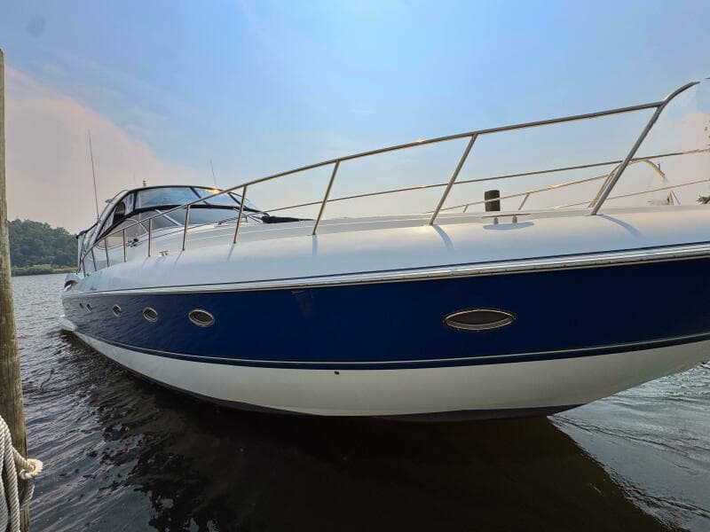 2005 Cruisers Yachts 540 Express