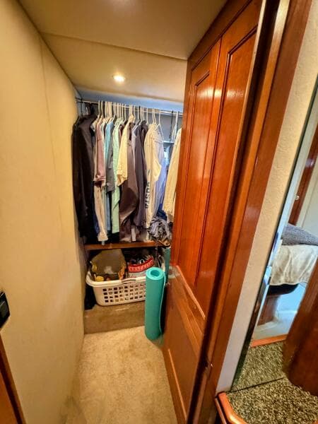 2005 Cruisers Yachts 540 Express