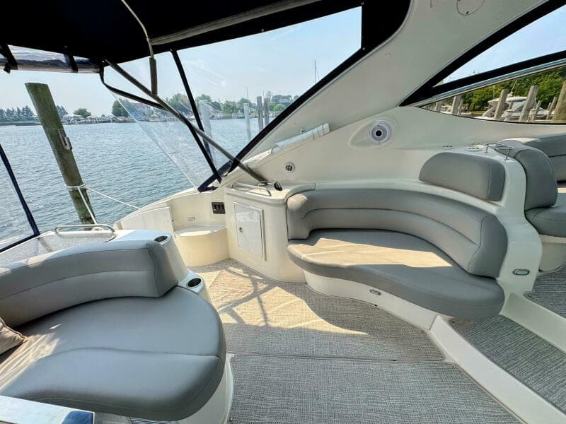 2005 Cruisers Yachts 540 Express