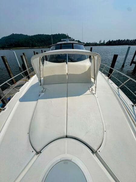 2005 Cruisers Yachts 540 Express