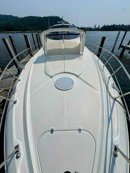 2005 Cruisers Yachts 540 Express