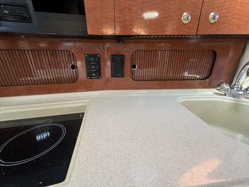 2003 Sea Ray 320 Sundancer