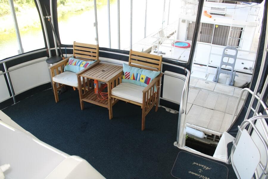 34 ft Mainship - Aft Deck Seating