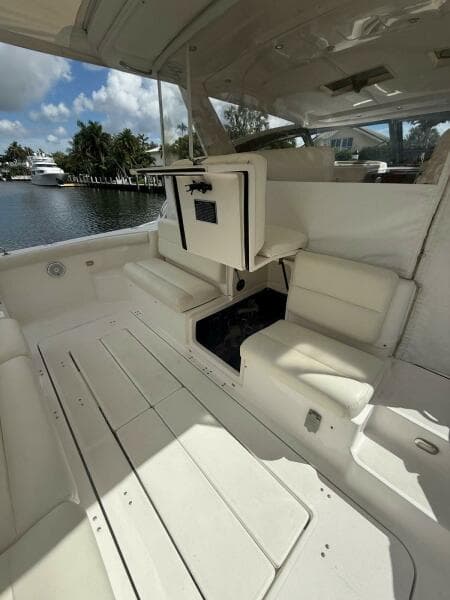 2000 Tiara Yachts 5200 Express