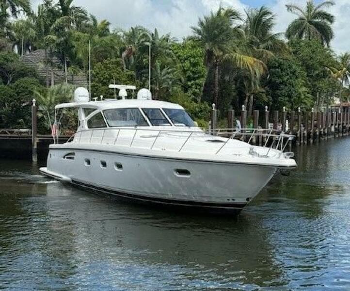 2000 Tiara Yachts 5200 Express