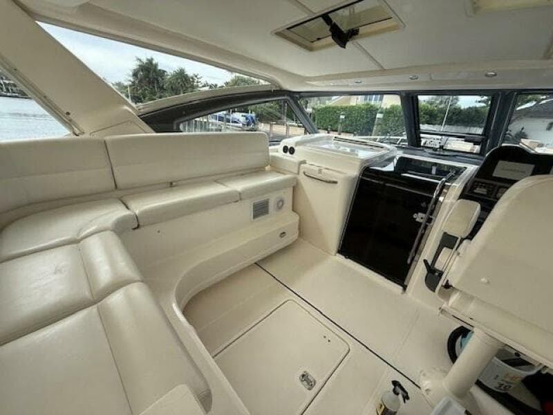 2000 Tiara Yachts 5200 Express