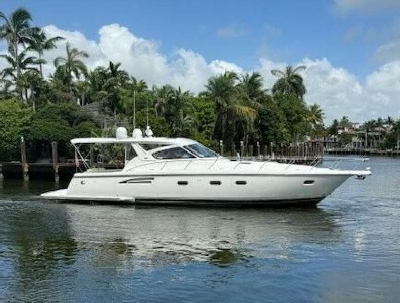 2000 Tiara Yachts 5200 Express