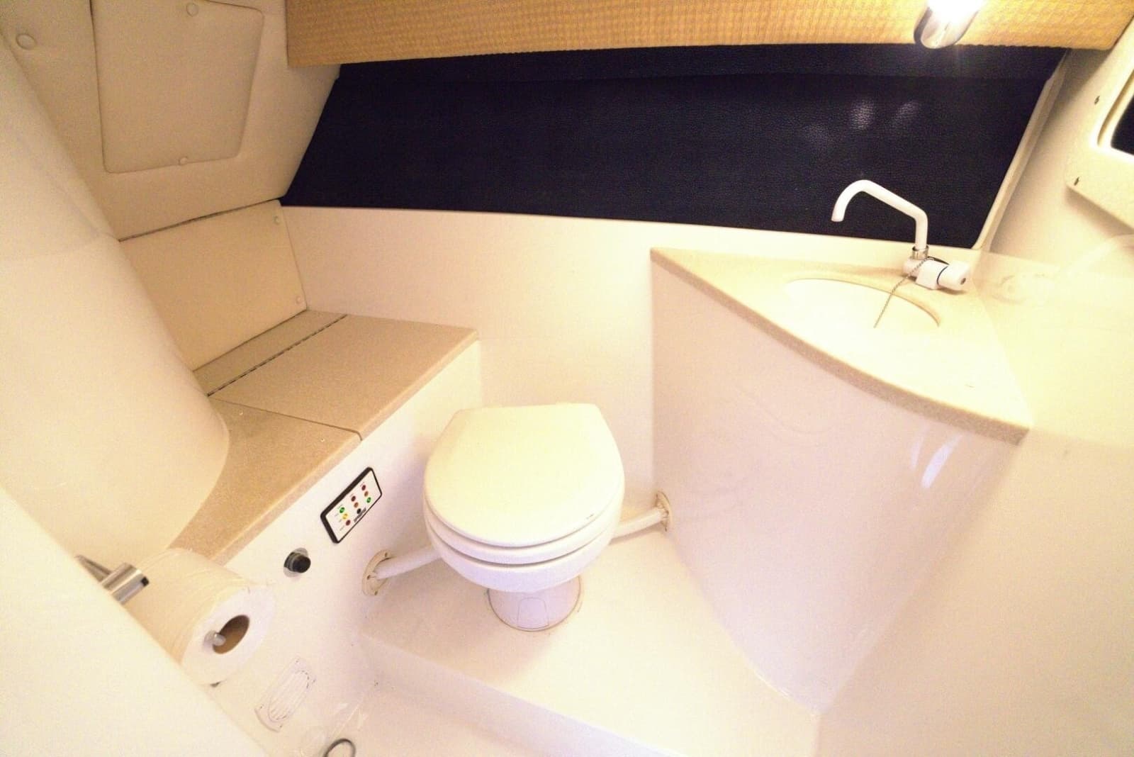 2005 Cobalt 343 - Photo 52