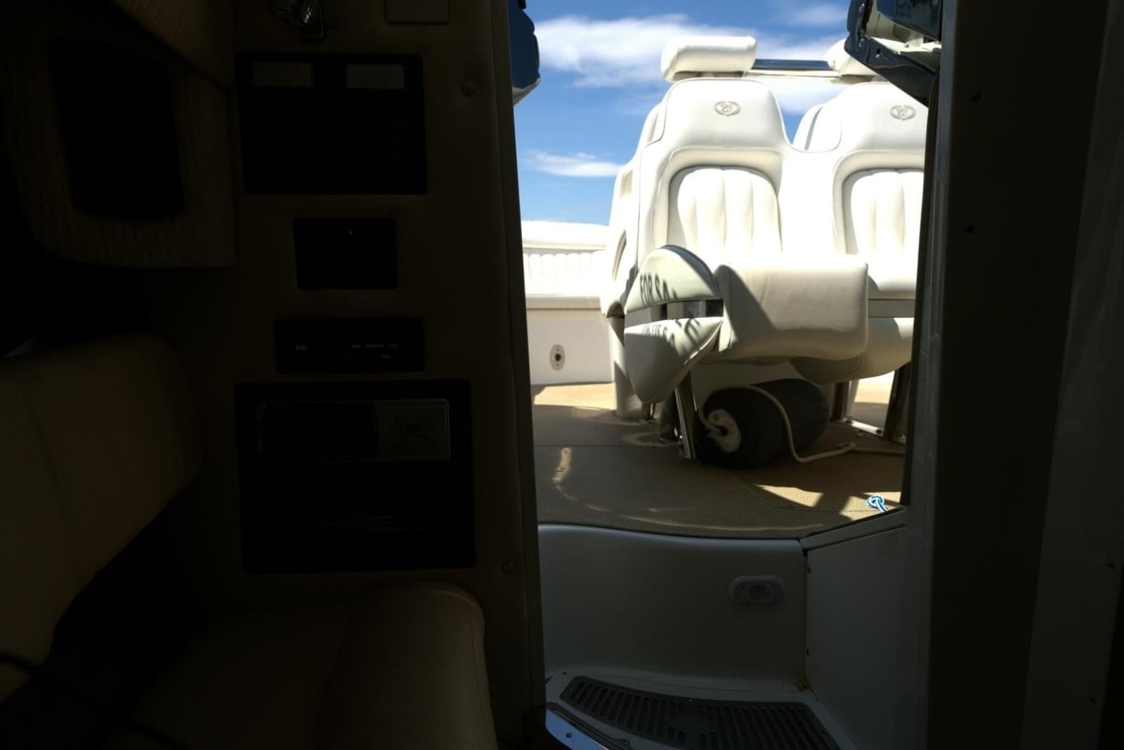 2005 Cobalt 343 - Photo 54