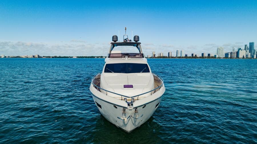 2017 Ferretti Yachts 750