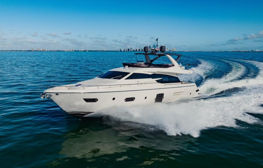 2017 Ferretti Yachts 750