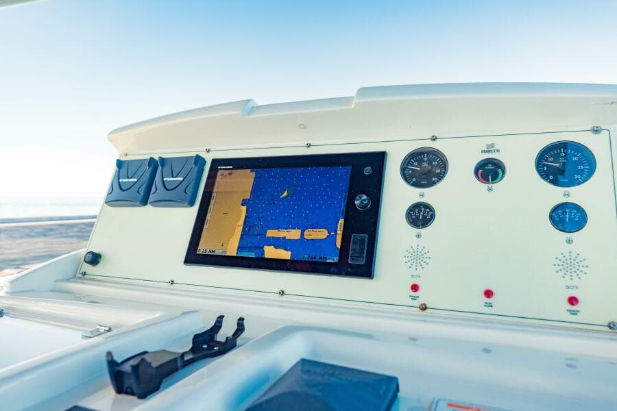 2017 Ferretti Yachts 750