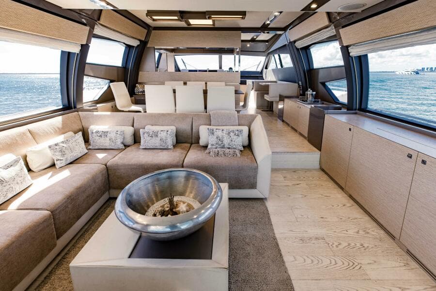 2017 Ferretti Yachts 750