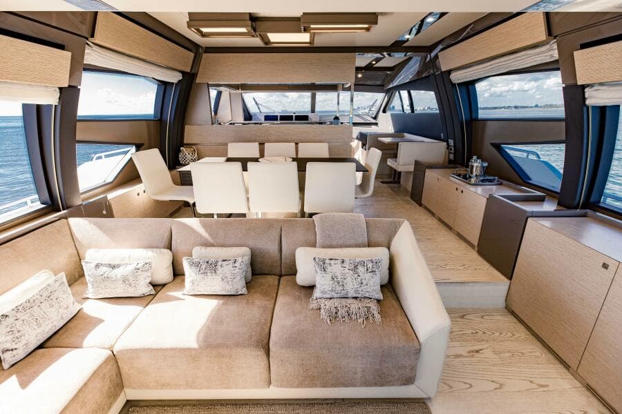 2017 Ferretti Yachts 750