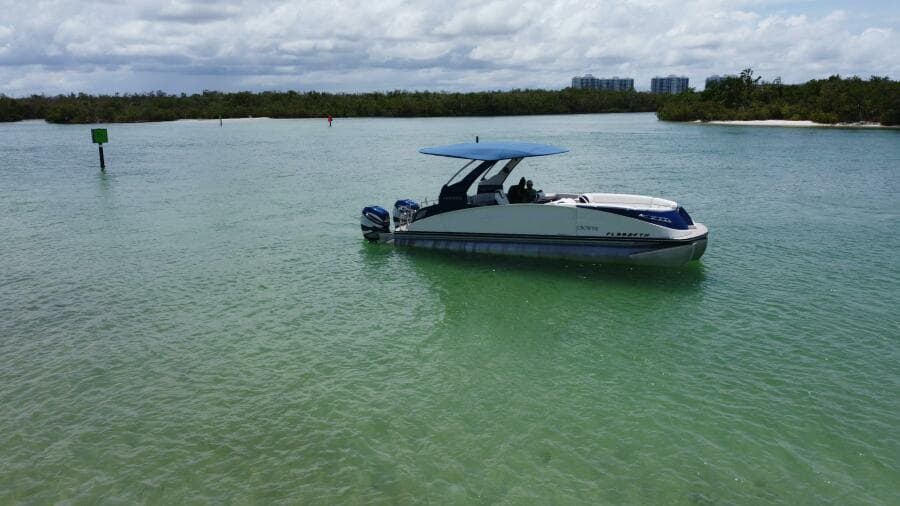 2021 Harris Crowne SL 270 Twin Engine