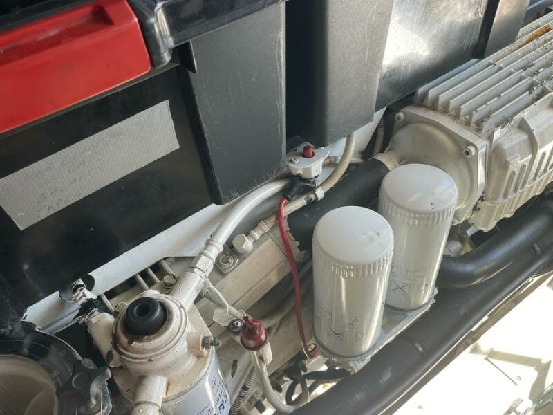 Regal 52 Sport Coupe - Engine Room