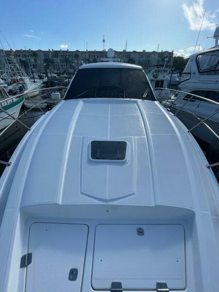 Regal 52 Sport Coupe - Bow