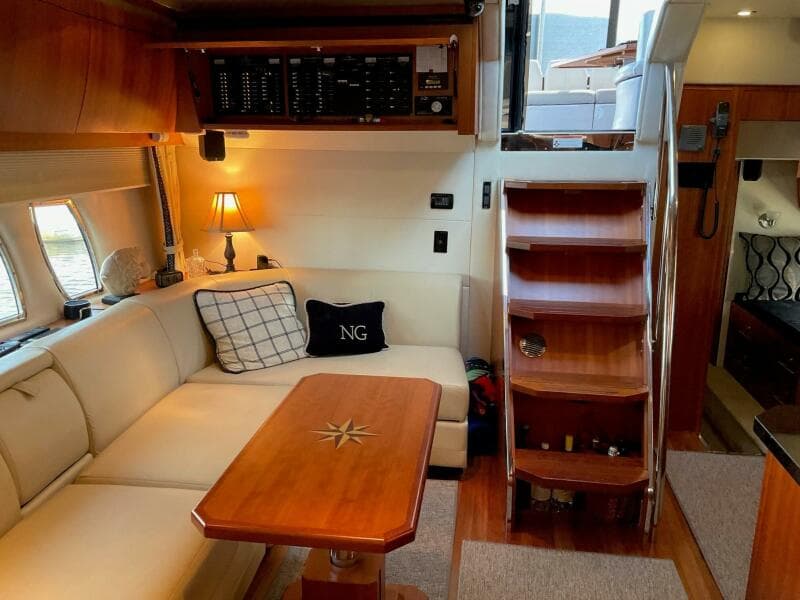 Regal 52 Sport Coupe - Salon