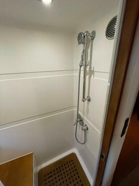 Regal 52 Sport Coupe - Master Head