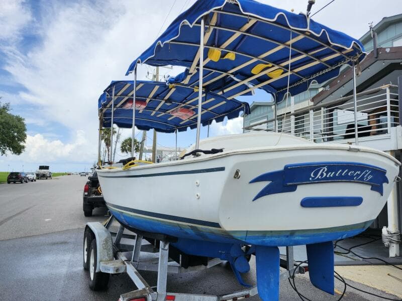 1998 Duffy Classic 21 - Port Side on Trailer