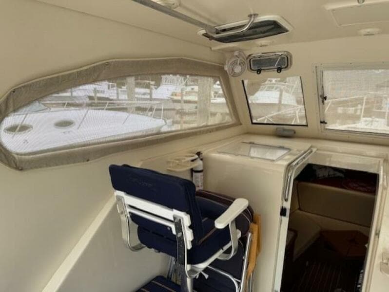 2004 Mainship Pilot - Photo 6