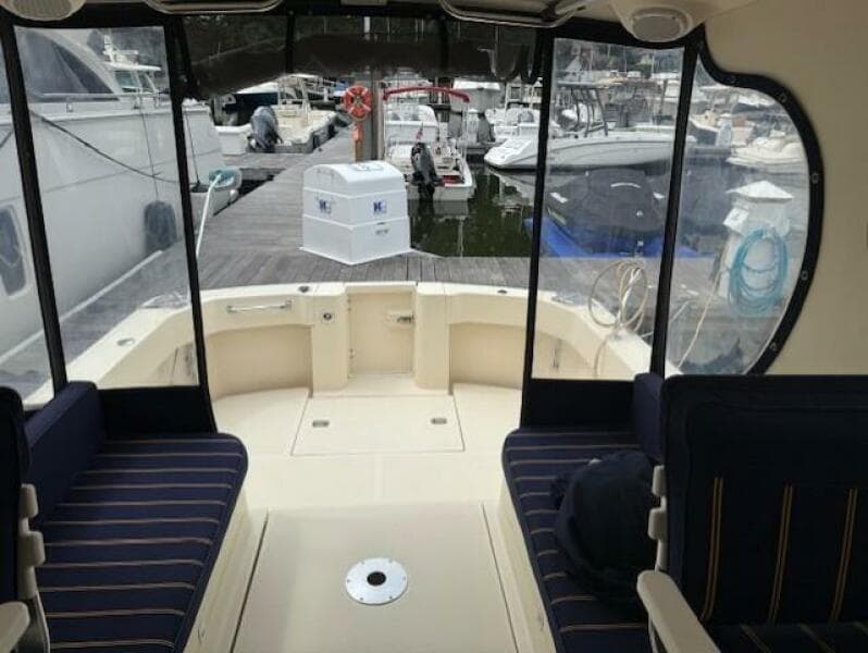 2004 Mainship Pilot - Photo 10