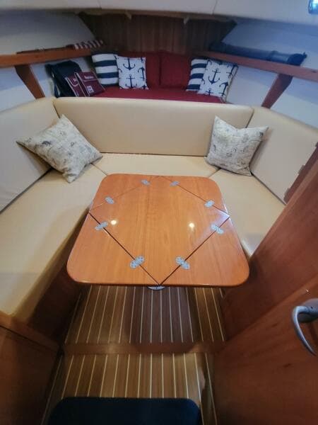 2004 Mainship Pilot - Photo 13